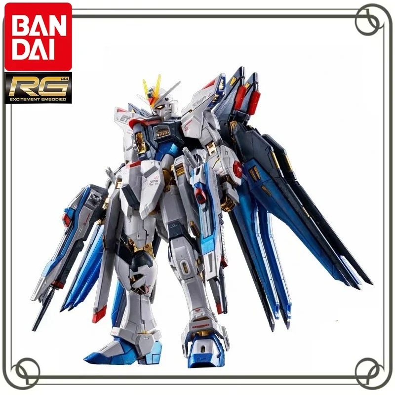 BANDAI Limit RG 1/144 Strike Freedom GUNDAM Anime Modello di assemblaggio Action Figure Giocattoli di modello