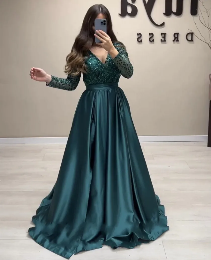 Funkelnde dunkelgrüne Frauen Abendkleider V-Ausschnitt lange Ärmel Pailletten Satin Prom Promi Kleider arabische Vestidos de Longo