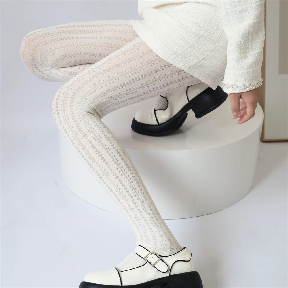 1pcs Autumn Winter Retro Gray Bottoming Stockings Hollow Heart Jacquard Pantyhose Women's Simple Sweet Tight Thighs Socks Gifts