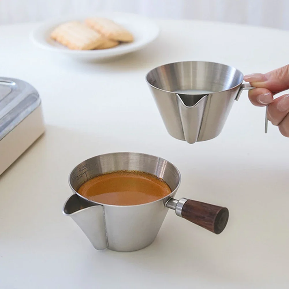 304 Stainless Steel Coffee Measuring Cup With High Visibility Measurement Scale For Repeatable Coffee Preparation