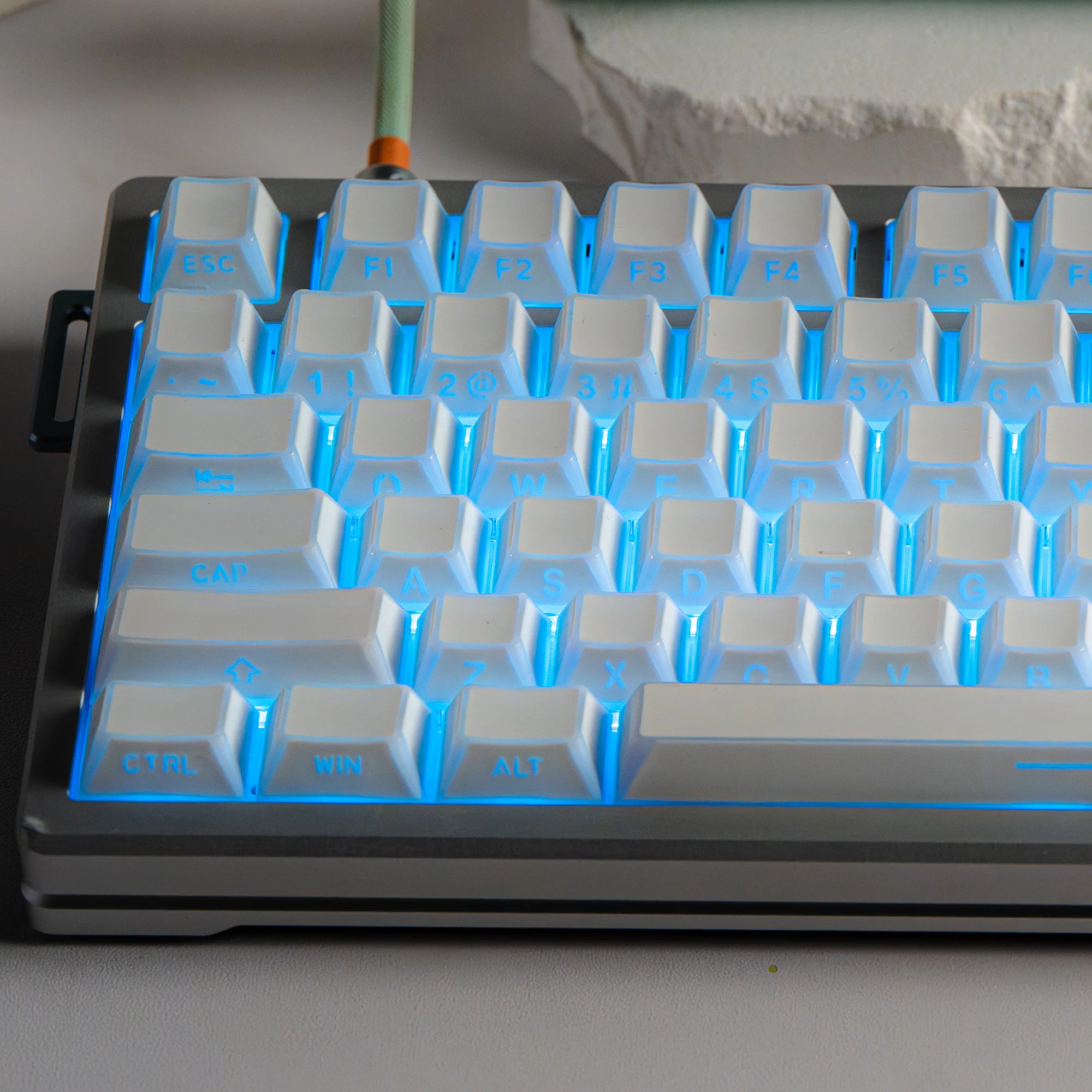 

122 клавиши, белые PBT-кейкапы с верхней печатью, профиль Cherry, с подсветкой, двойное литье, для механических клавиатур с переключателями MX