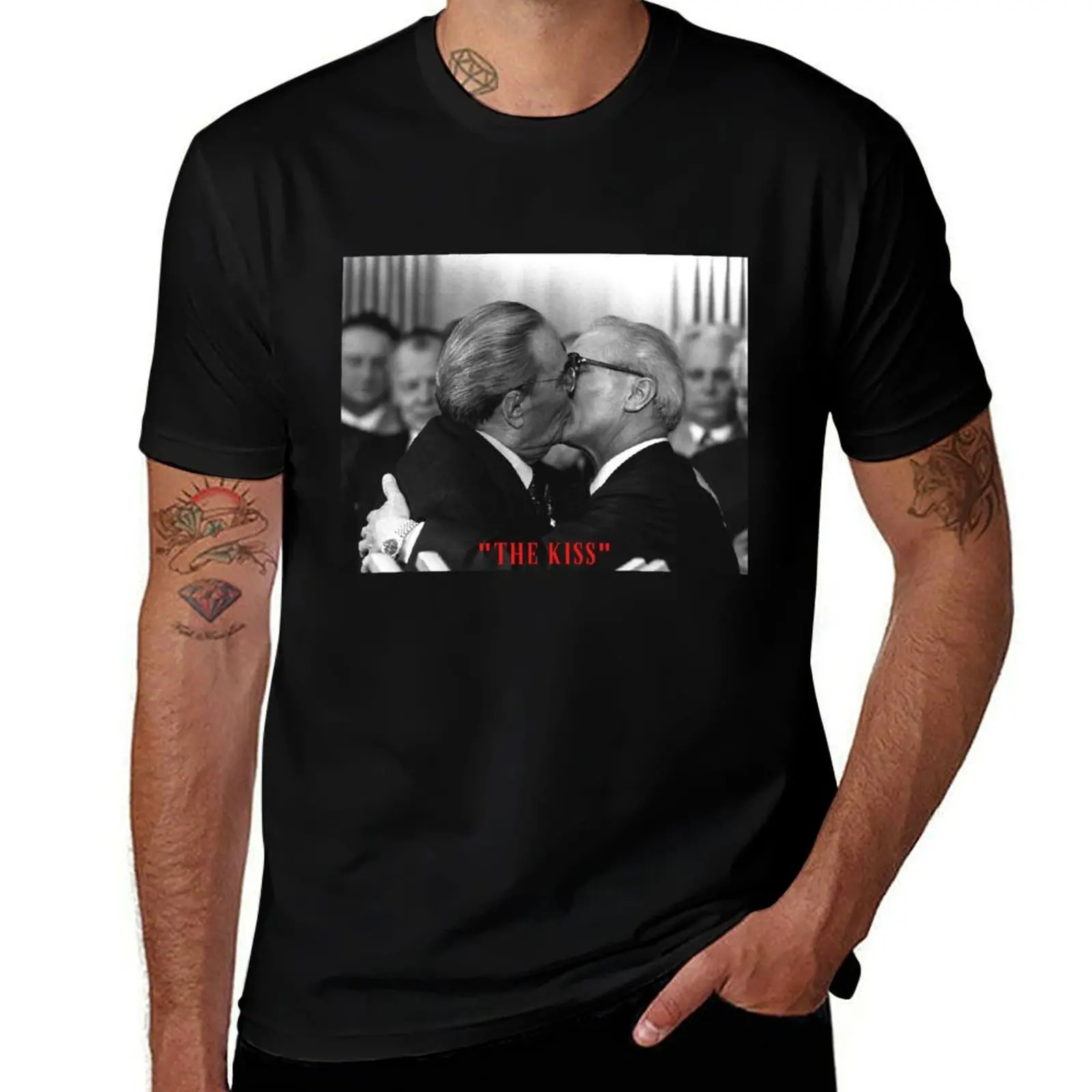

The Kiss Erich Honecker and Leonid Brezhnev T-Shirt customizeds aesthetic clothes cute tops mens graphic t-shirts hip hop