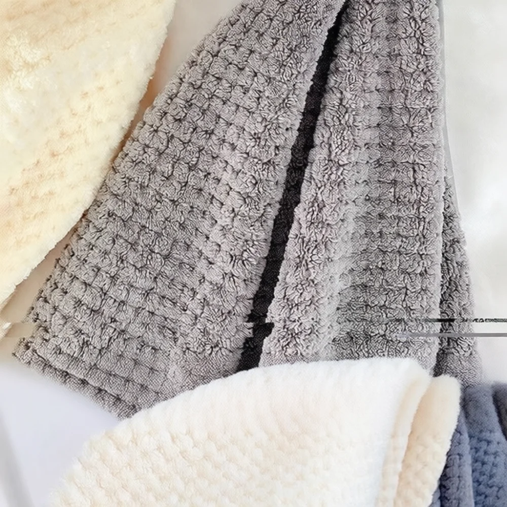 Comfortable Coral Fleece Bath Towel Pineapple Texture Thickened Shower Blanket Fast Dry Highly Absorbent Large Grooming Home