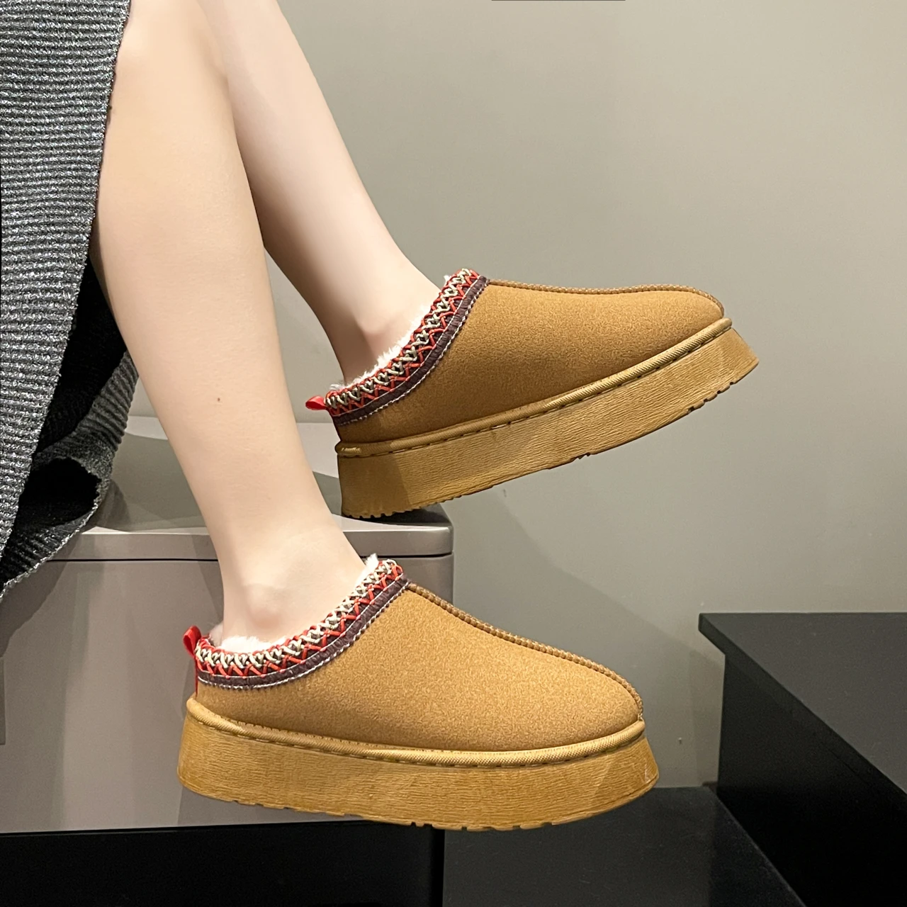 New Women's Wool Slippers Warm Platform Wool Low-top Snow Boots Slippers Women's Outdoor Anti-Slip Ankle Boots Cotton Shoes image 5
