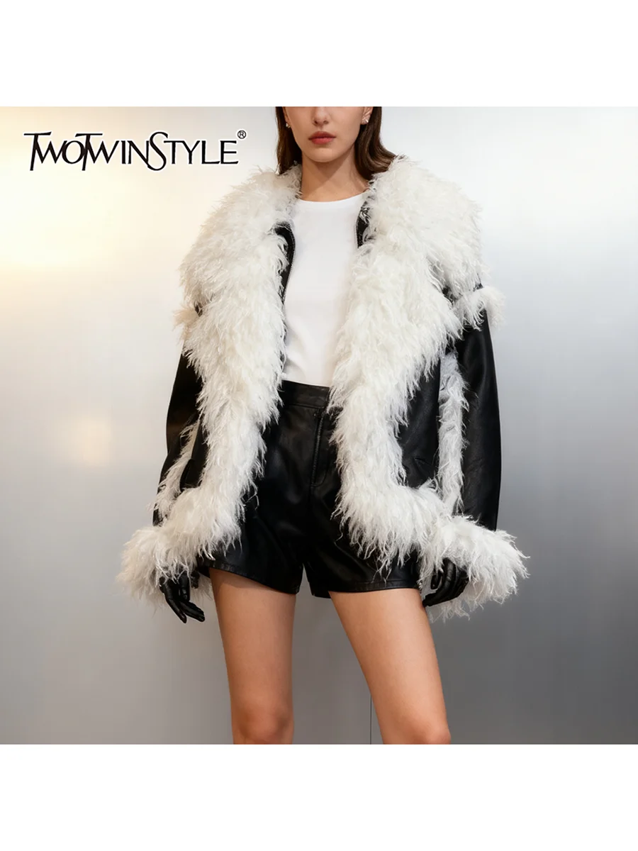 

TWOTWINSTYLE хитовые цветные модные куртки из сращенного меха и кожи для женщин, уличная куртка с лацканами и длинными рукавами, женская одежда
