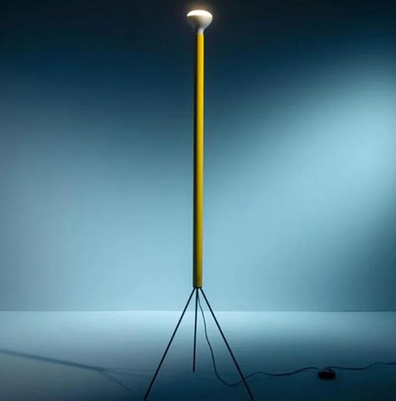 Lampa podłogowa z luminatorem nowoczesna minimalistyczna lampa do sypialni studiuje art deco obok luksusowej stojąca lampa wewnętrznej lampy