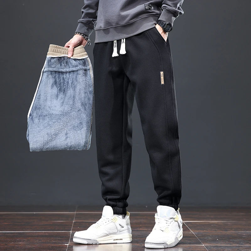 

CUMUKKIYP Versatile and Cozy Men's Wafer Grid Knitted Casual Pants with Tapered Leg