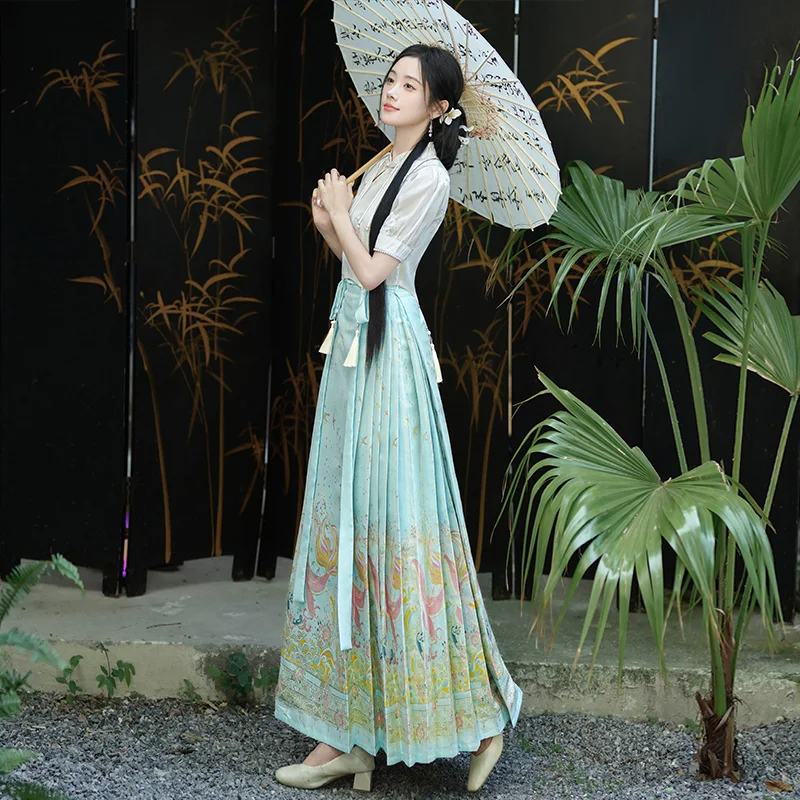 New Chinese style embroidery buckle short-sleeved top, one-piece oversized makeup flower weave golden horse face skirt set