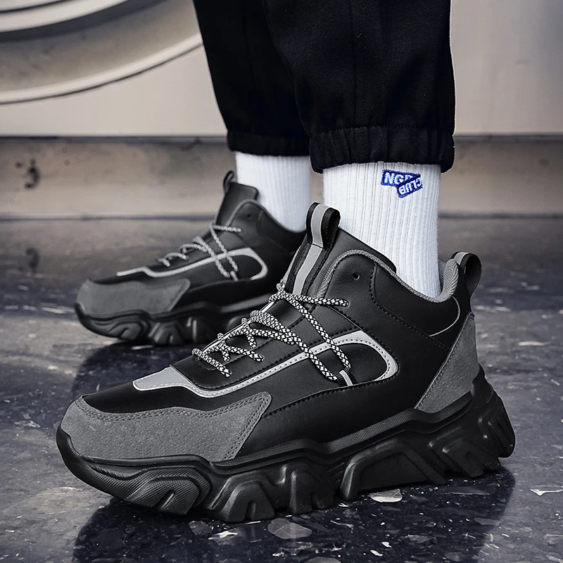 

1 Pair of Sports Shoes Breathable Lightweight Fashionable and Versatile Suitable for Young People Who Like Sports and Trend