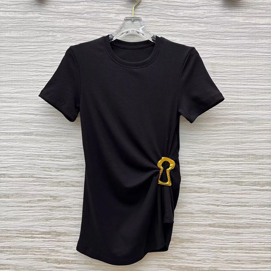 

2025 Summer High Street New Gold Pin Decoration Pleated Waist Cinching Short Sleeved T-shirt Women Fashion Solid Color Chic Tops