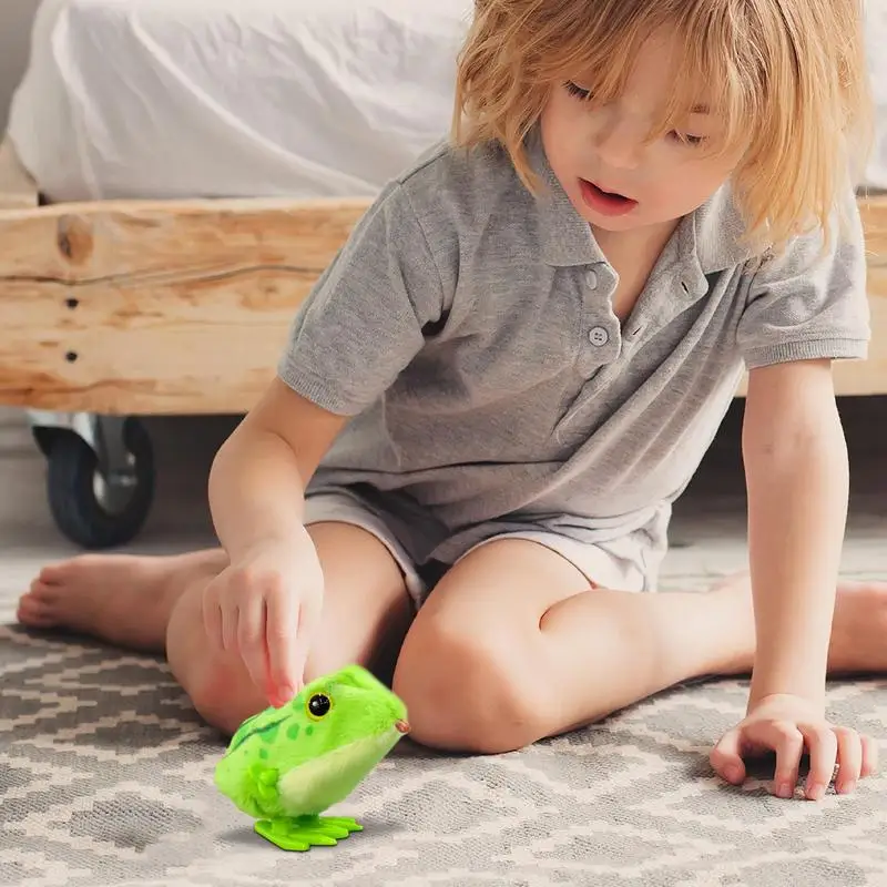 Wind Up Toys for Kids Funny Plush Frog Wind-Up Toy Crawling Spring Toy Clockwork Animal Toys Adorable Wind-Up Toys for Kids