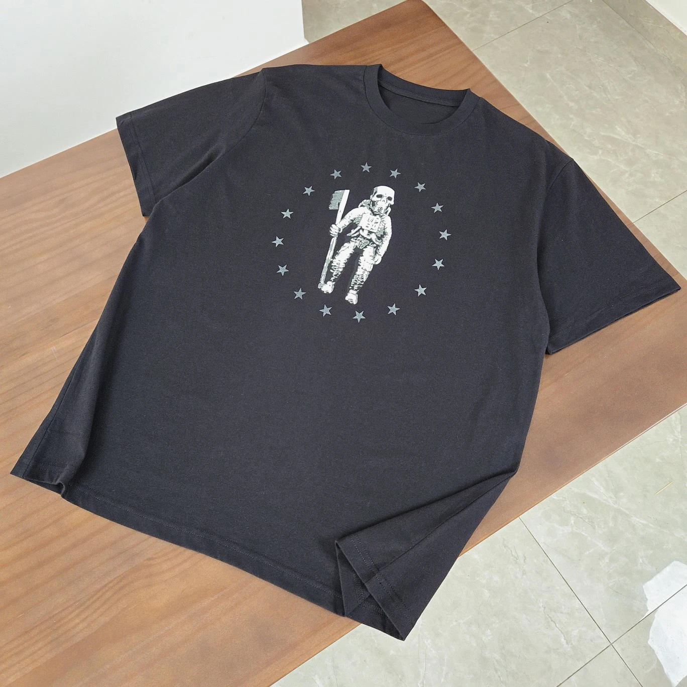 

24SS Skeleton Astronaut Printed T shirt Men Women Hiphop Oversized Men Casual Cotton T-Shirt