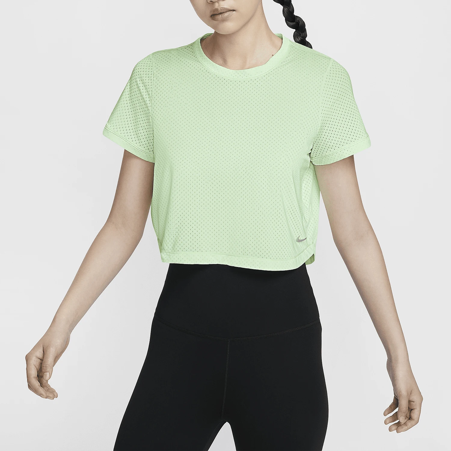 

Nike Official Authentic One Classic Dri-FIT женские дышащие с коротким рукавом FN4118-376