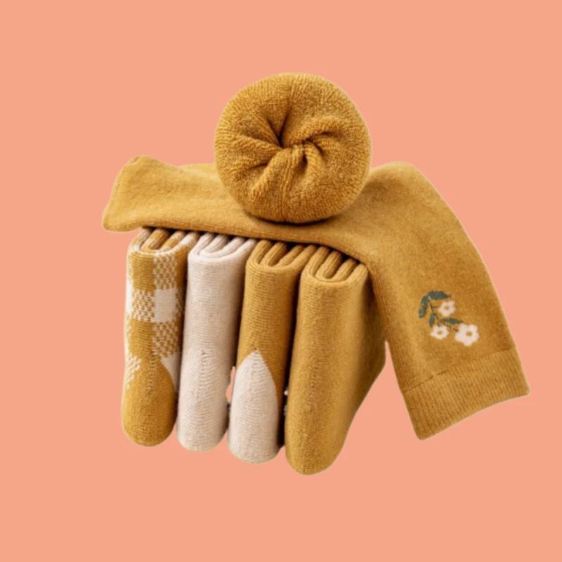 3/6 Pairs New Cute Card Color Yellow Rabbit Thick Cold-resistant Women's Mid-tube Socks Wool Socks Warm Sheep Wool Women's Socks