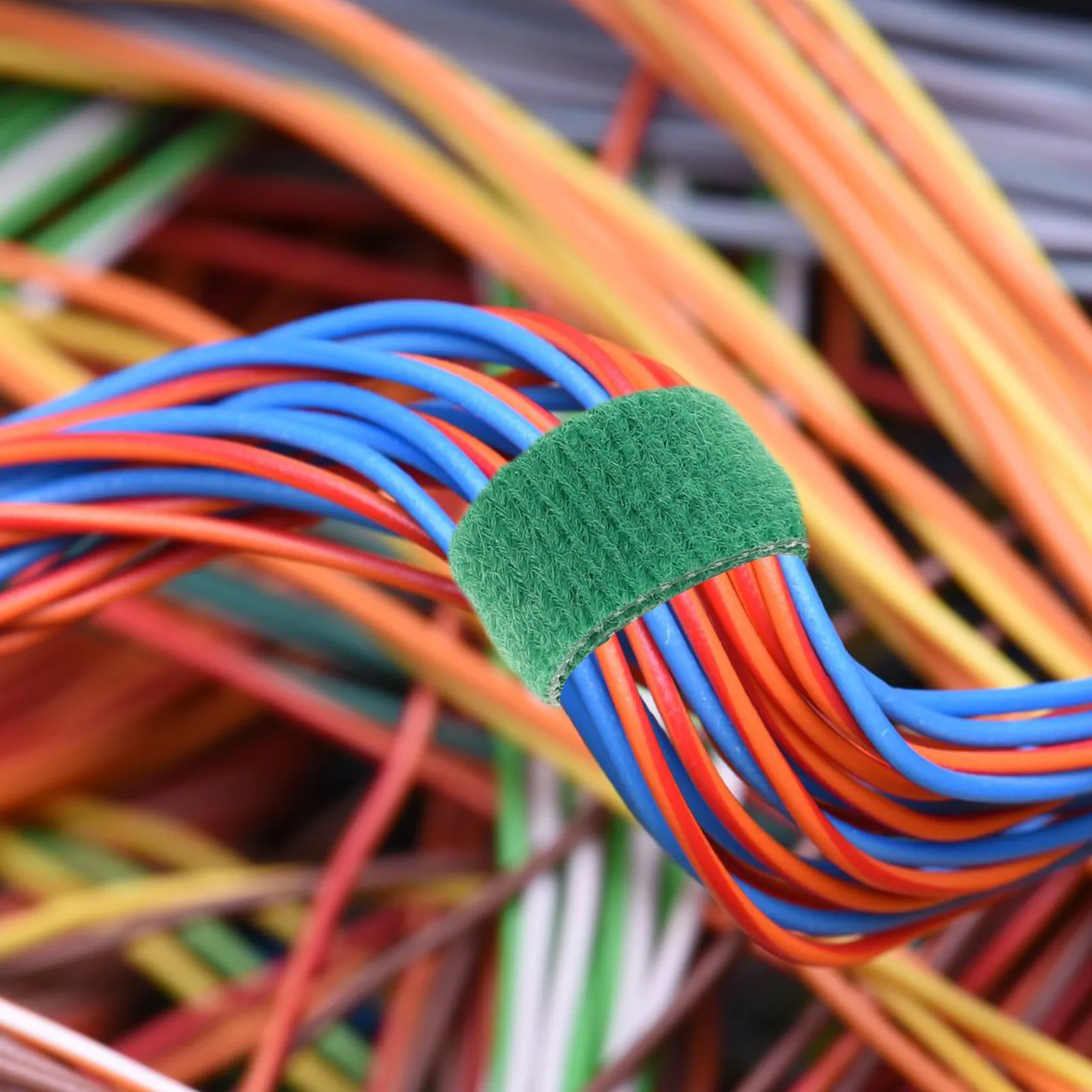 

5 рулонов клейкой ленты-липучки для кабелей, двусторонняя, нарезаемая по размеру, многоразовая, для садоводства, фиксации растений, офиса и дома