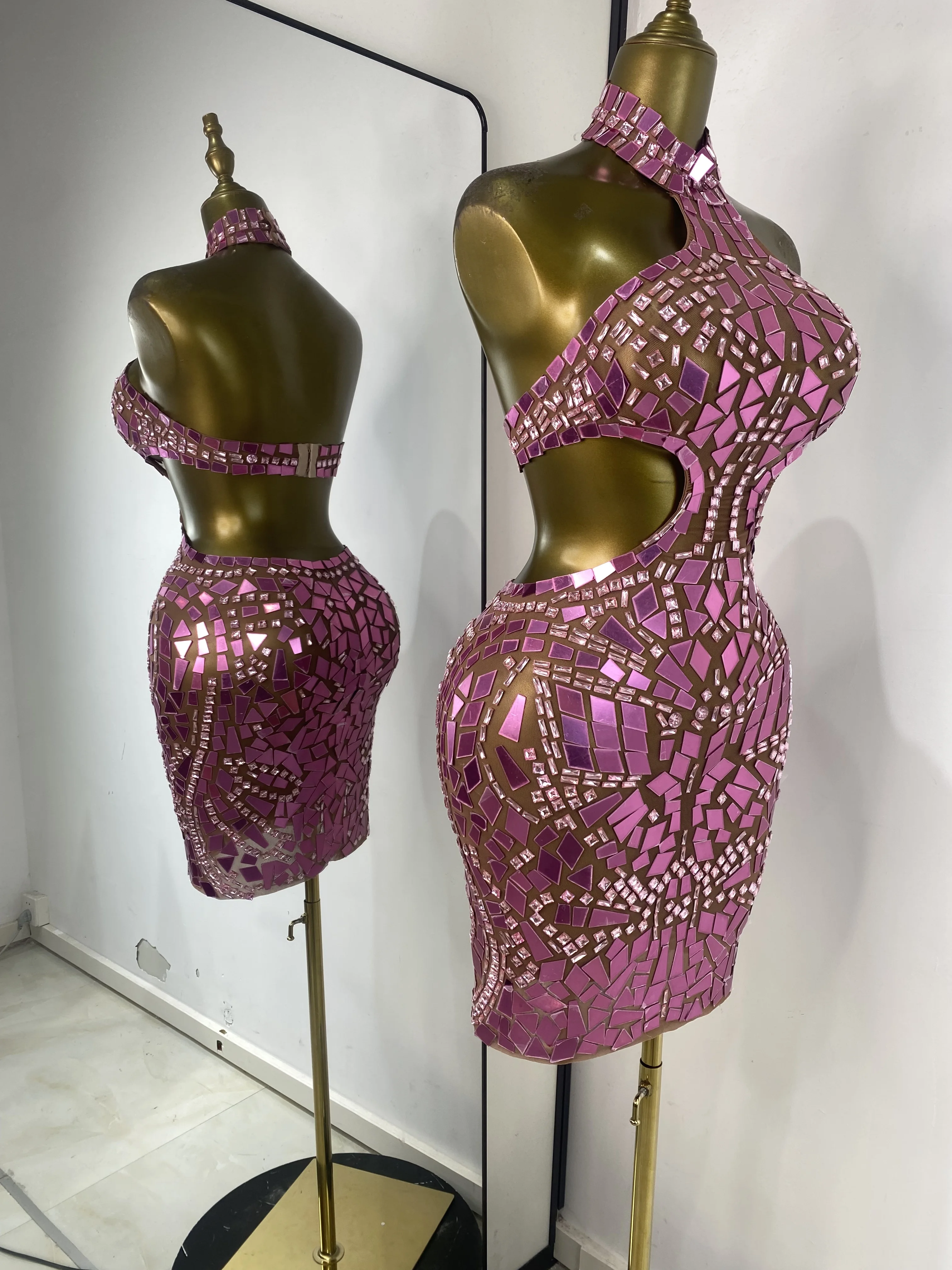 반짝이는 핑크 플렉시글라스 꽃잎 모양 라인스톤 메쉬 바디콘 미니 드레스 섹시한 홀터 컷아웃 Y2K 이브닝 클럽 파티 드레스 도매