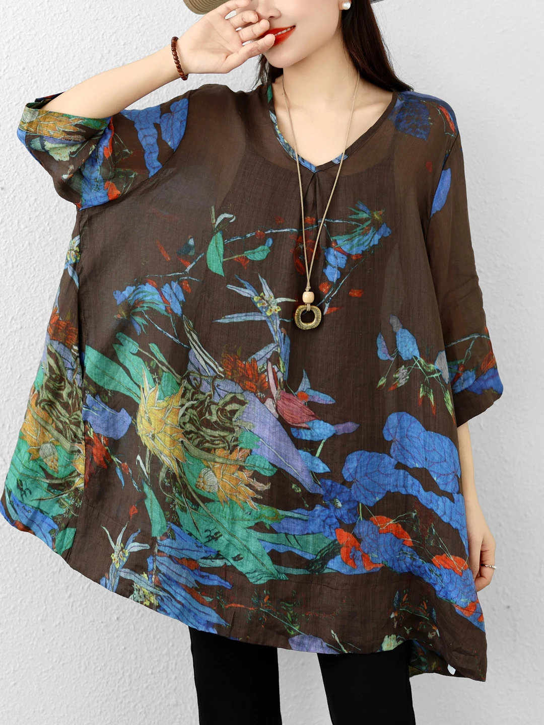 

Artistic Flair Linen Print V-Neck Short Sleeve Shirt Women's Summer High-End Loose Drapey Midi Top City Walk Cotton Blend