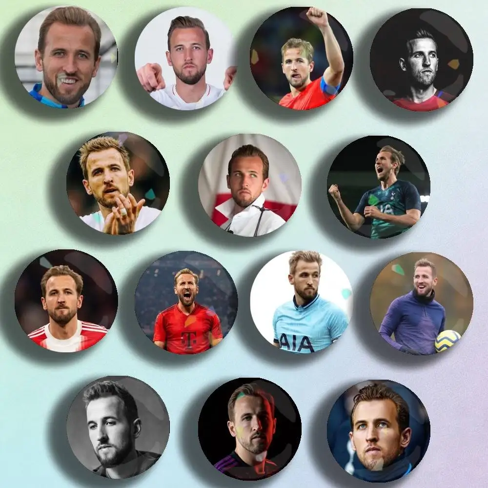 

D-England H-Harry Captain K-Kane Footbaaller Icon Badge Handmade Tinplate Brooch for Backpack Clothes Chest Ornament Gifts