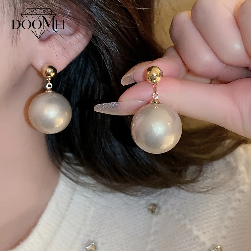 DOO MEI Elegant Large Round Pearl Dangle Earrings for Women Imitation Pearl Drop Earrings Bridal Wedding Dinner Ear Jewelry