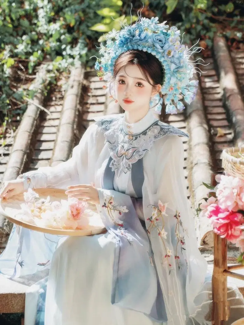 

Blue Ming Dynasty Hanfu Set Women's Photography Costume Floral Hairpin Travel Photography Traditional Chinese Clothing
