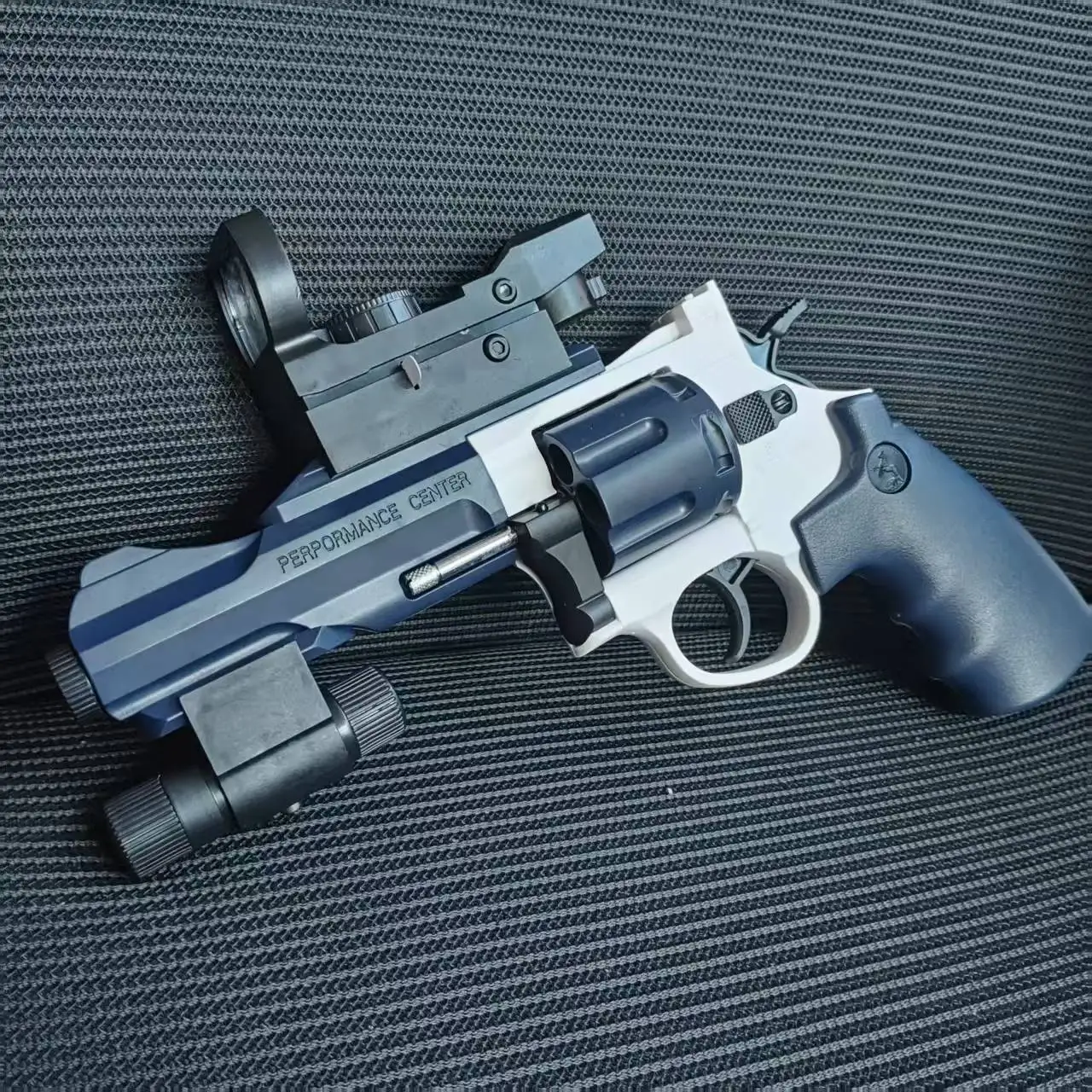 새로운 연속 발사 전술 리볼버 자동 사격 권총 소프트 다트 총알 장난감 총 CS 어린이를위한 야외 무기 성인