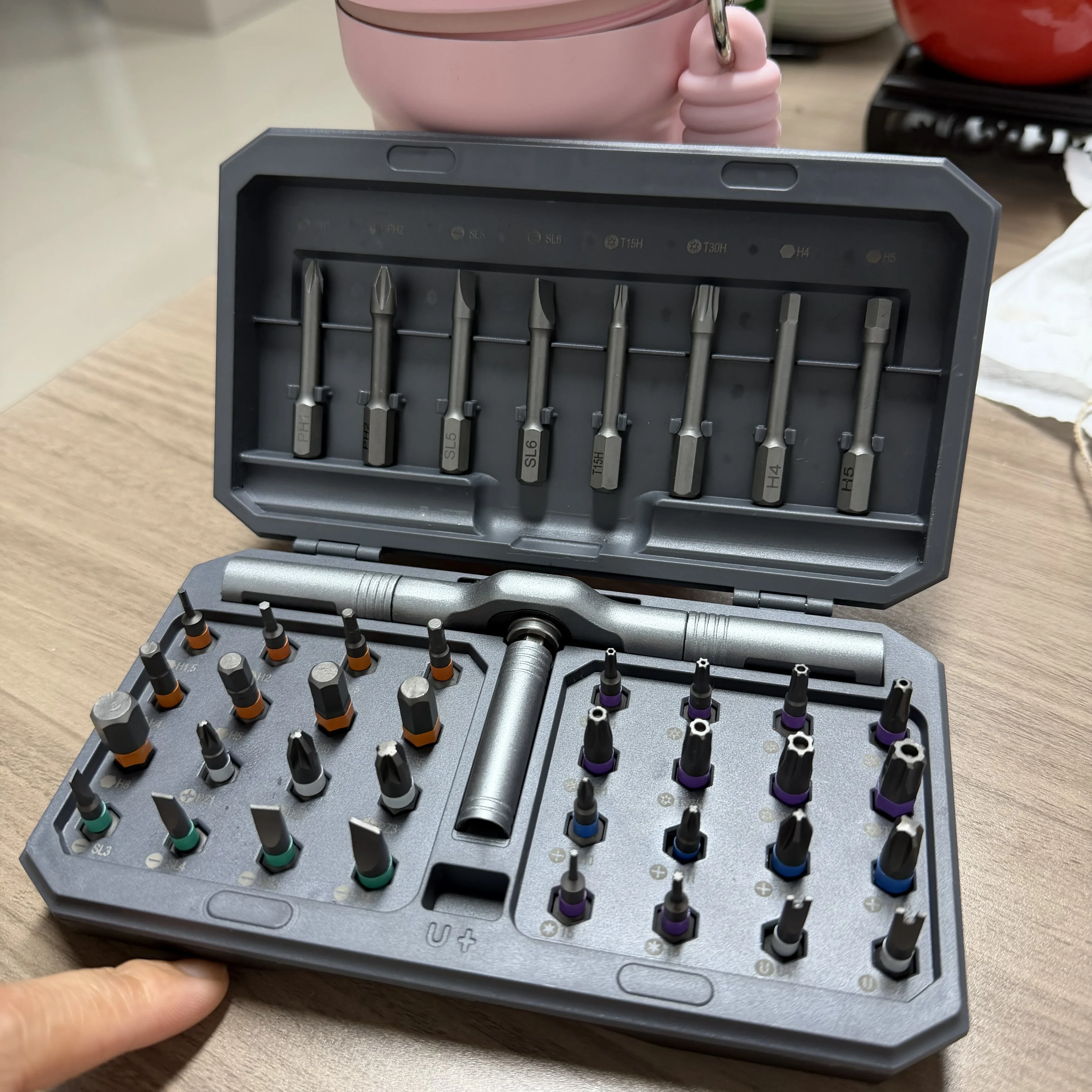 yes24 in 1 Magnetic Screwdriver Set Ratchet Multi-Bit Tool with Portable High Torque Handle, Compact Reversible Driver Home Repa