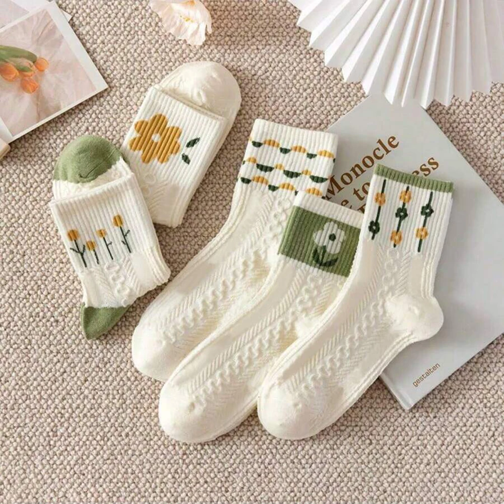 

5 Pairs Women Green Flower Casual Breathable Mid Tube Socks Cartoon Printed Soft Comfortable Breathable Casual Short Socks