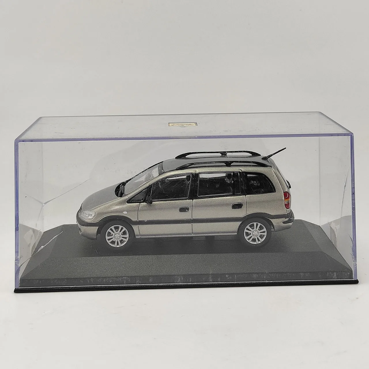 

Коробка с треснувшими под давлением, масштаб 1:43, ZAFIRA, фургон-транспортер, модель автомобиля из сплава, Коллекционная игрушка, подарок, сувенир, украшение для дисплея