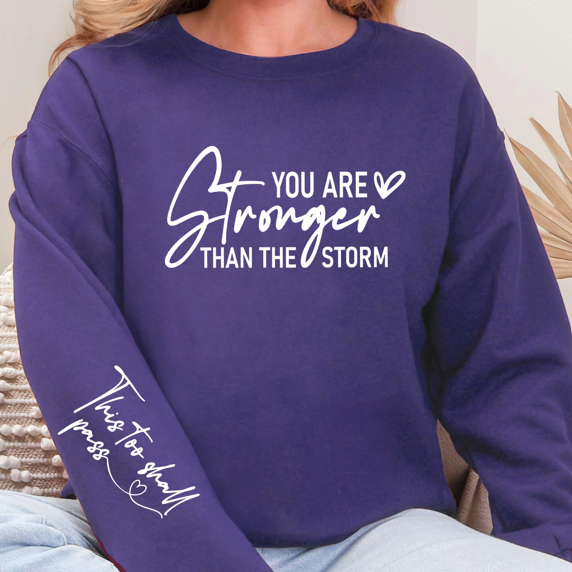 

Толстовка с принтом You Are Stronger Than The Storm, женский флисовый топ Y2K с круглым вырезом, осенние толстовки большого размера, спортивная одежда в стиле хип-хоп