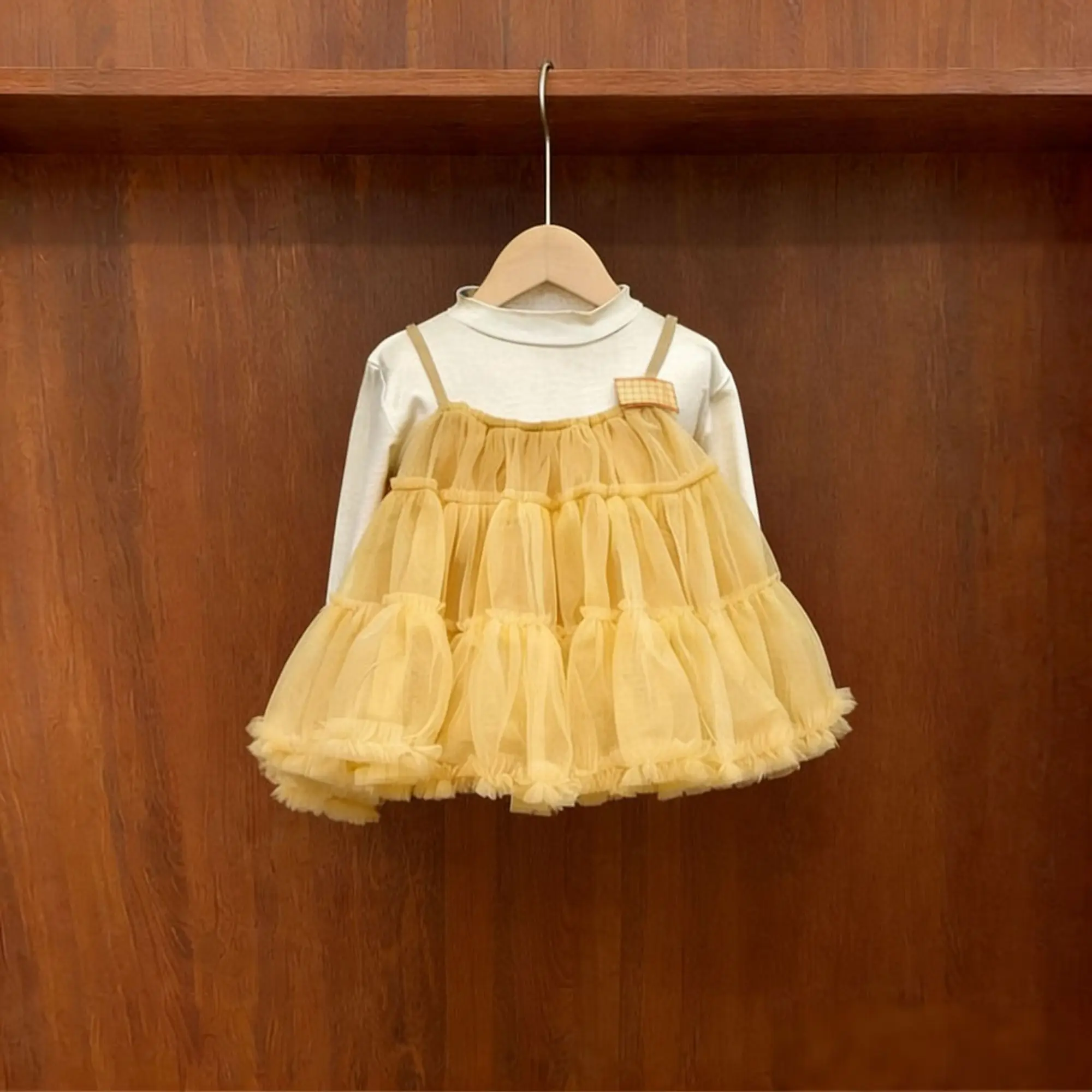 Baby's Yellow Gauze Skirt Sweet and Cute 2026 New Spring and Summer Super Beautiful Fairy Like Floating Mesh Two-piece Set