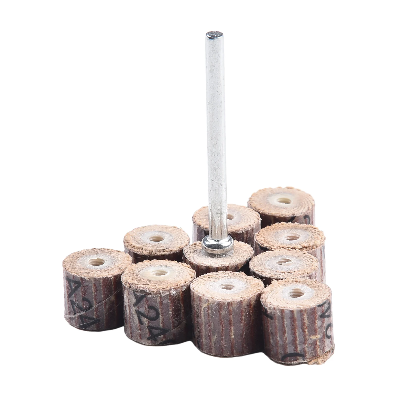 

Набор лепестковых кругов из 10 шт. для шлифовки и полировки металлов включает в себя оправку 3 мм для сверл и полировки.