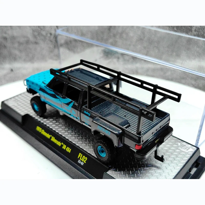 M2 Diecast 1:64 Scale 1975 Silverado Extended Pickup 4×4  Alloy Car Model Collection Souvenir Static Display Ornaments Toy Gift