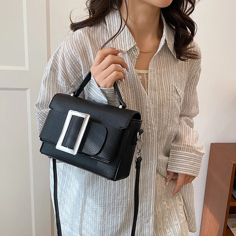 

Fashionable Exquisite Versatile Shoulder Bag for Women - Light Luxury Retro Crossbody Bag, Stylish Design for Daily Commute