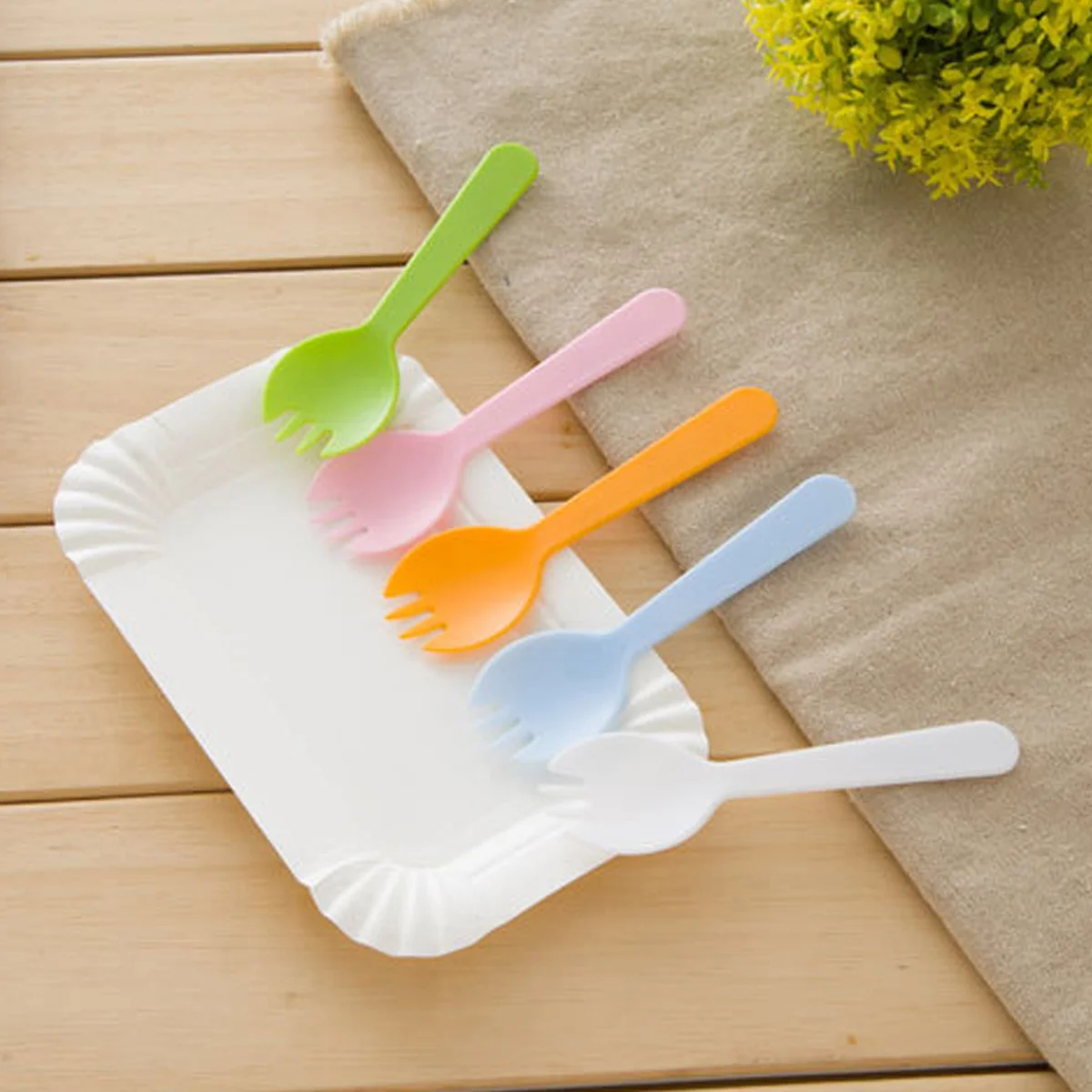 

100pcs/LOT Disposable Tableware Cake Paper Plate Birthday Paper Plates Cutlery Tray Cake Plates disposable cake plates