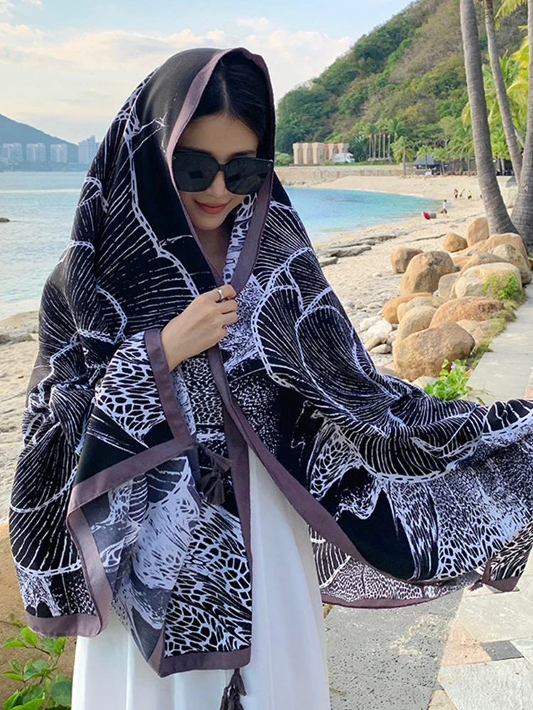 New Summer Elegant Women Silk Scarf Beach Wrap Shawl Vintage Print Sunscreen Bandana Hijab Mujer Bohemian Musulman Scarve Pareo