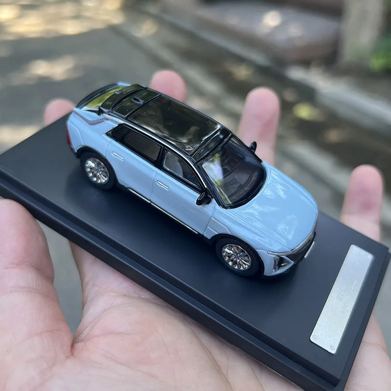 1:64 origineel model, Cadillac LYRIQ 2022, elektrische Power City SUV, legering automodel voor weergave, cadeau en collecties