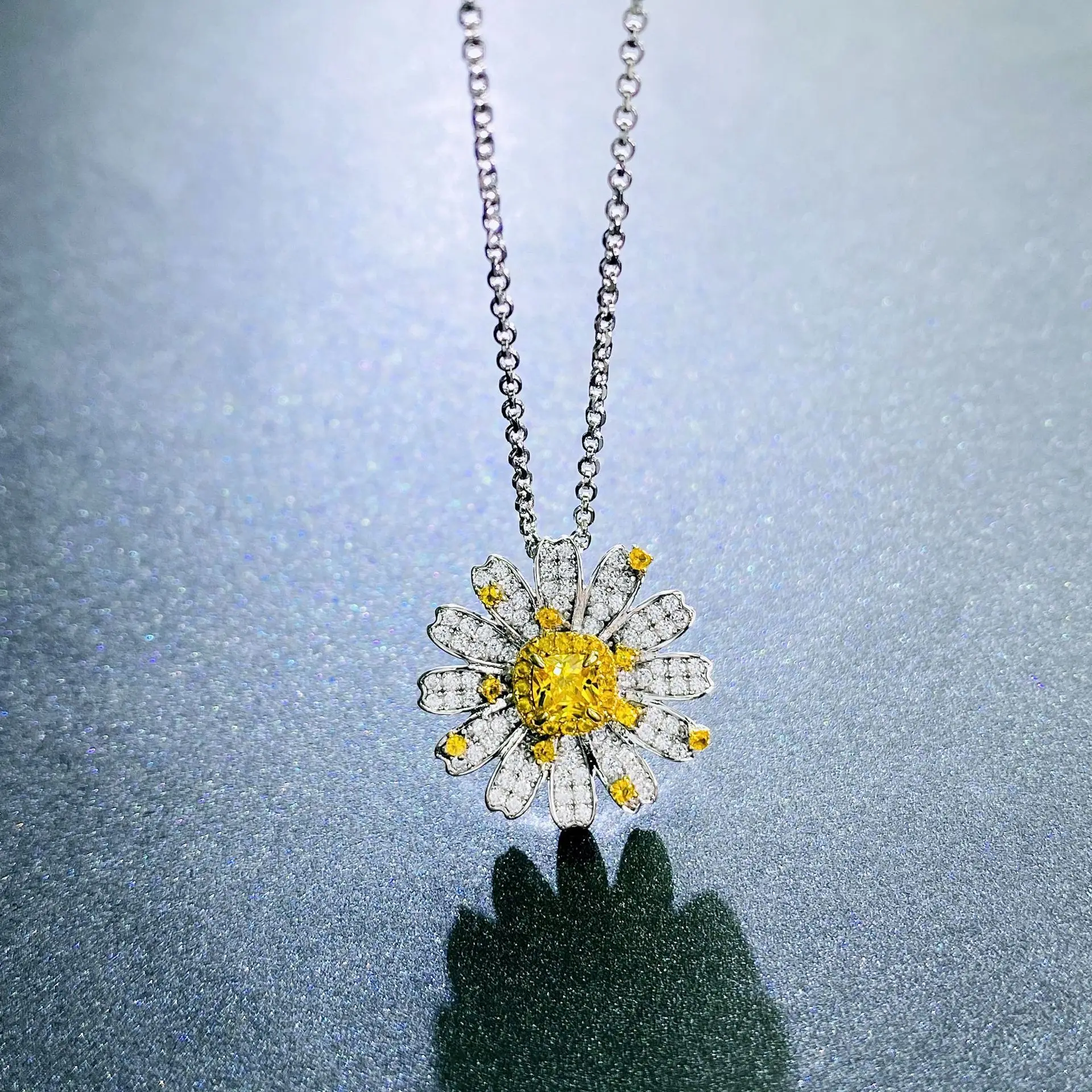 

2021 new s925 sterling silver necklace jewelry female fashion trend flower small daisy pendant