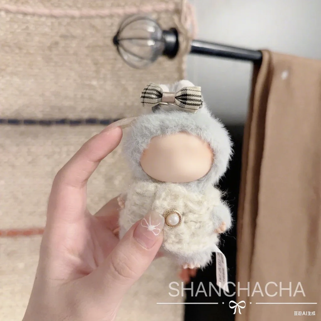 

Anime Doll Clothes for 10cm Mini Labubu Doll Outfit Designer Luxury White Sweater Clothes Toy Labubu V4 Clothe Doll Accessorie