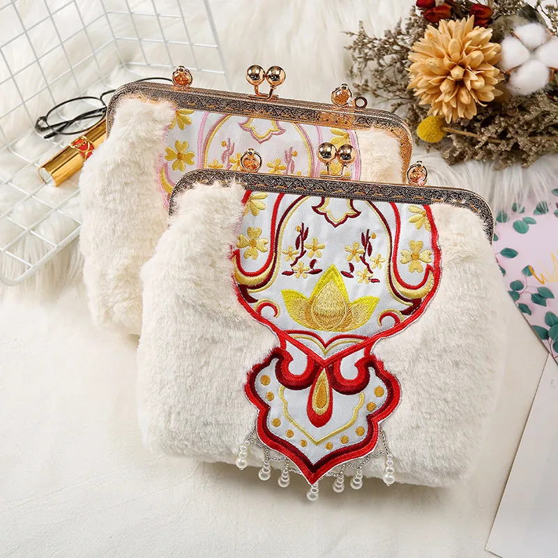 Chinese Style Winter New Product Original Handmade Hanfu Bag Antique Embroidered Messenger Bag Versatile Plush Handbag for Women