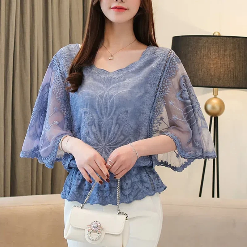 Retro Ethnic Style Summer Women\'s O-Neck Solid Embroidered Gauze Lace Fashion Elegant Batwing Half Sleeve Loose T-Shirts Tops