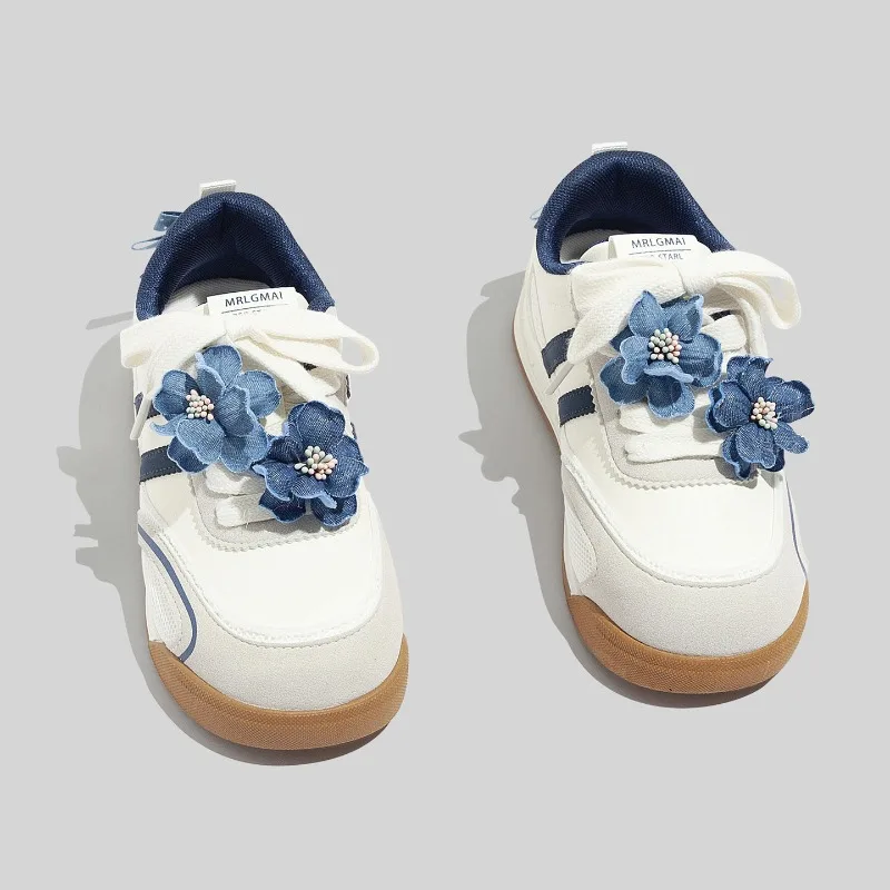 

2025 Autumn New Women's Mesh Breathable Platform White Sneakers Fashion Color Block Low Top Lace Up Versatile Casual Board Shoes