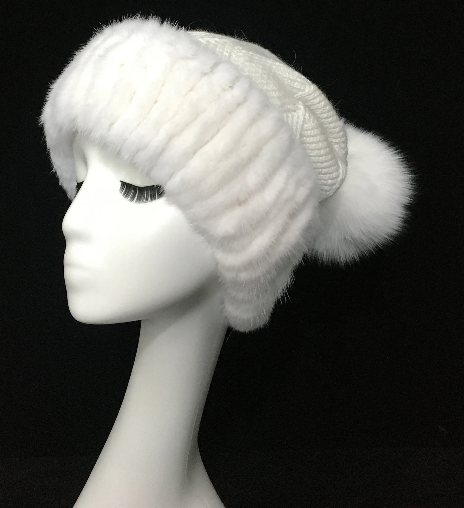 

Шапка из норки Benie с помпонами из лисьего меха, шапка 2023, 210933, распродажа