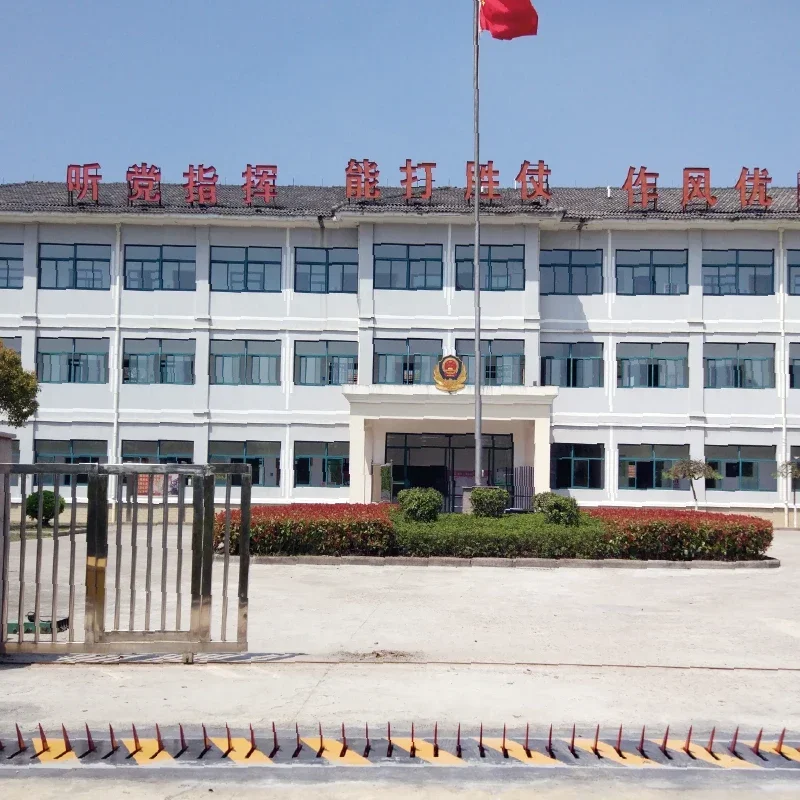 Traffic Thorn High Security Road Barrier Gate Automatic Remote Speed Bump Tyre Killer