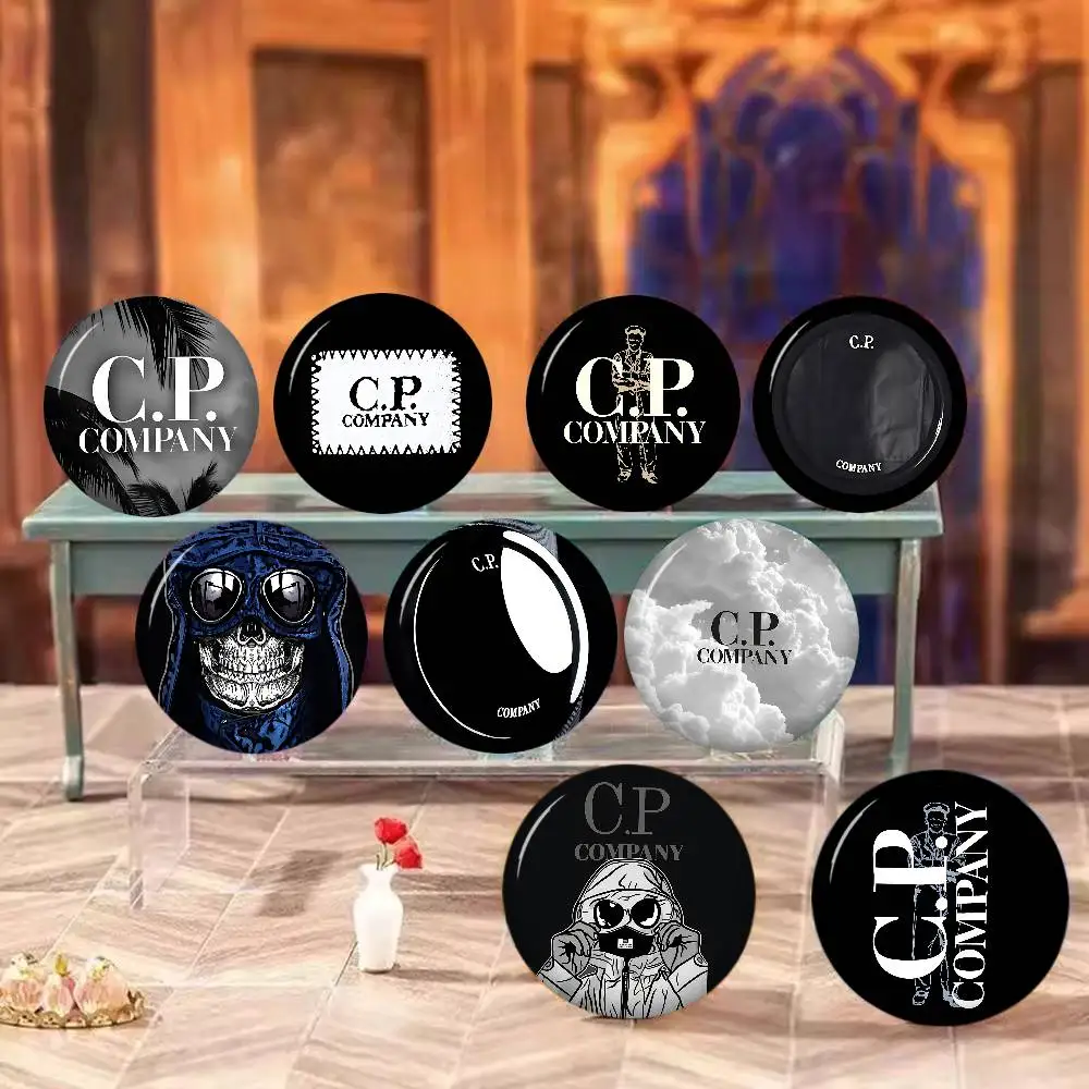 Épingles à Boutons Personnalisables C-CP C-Company 32/44/58MM – Badges Créatifs et Amusants, Bijoux Décoratifs, Cadeaux pour Amis