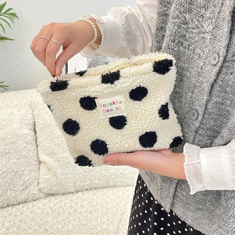 Casual Soft Plush Women Storage Bags Travel Portable Clutch Purse Ladies Cosmetic Bag Faux Lamb Wool Female Makeup Case Handbags