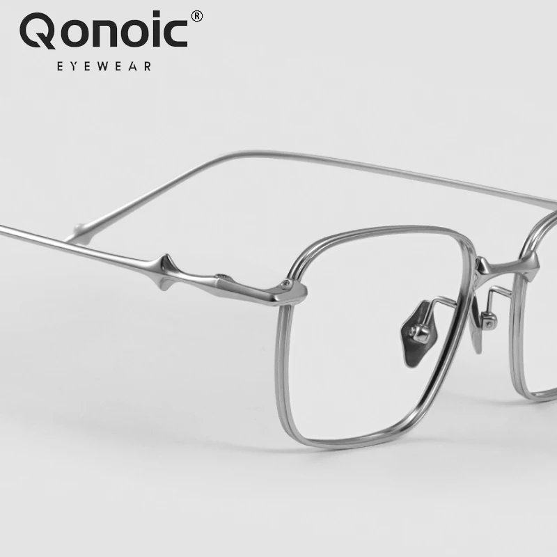 

Qonoic Titanium Optical Glasses Fashion Square Glasses for Women Men Blue Light Blocking Anti-Reflective Spectacle AT23806