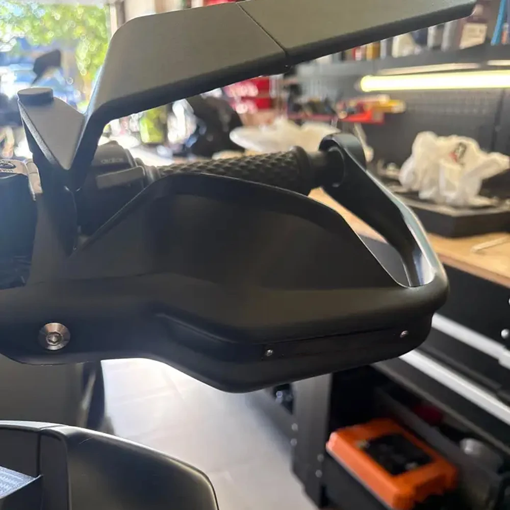 

2023 2024 2025 2026 For Voge SR1ADV SR1 ADV 125 Motorcycle Handguard Shield Hand Guard Protector Windshield Handlebar Handguard