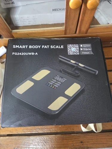 Smart Body Composition Scale with Handheld Sensor – 1.5 m Spiral Cable | Fitness & Health Tracker