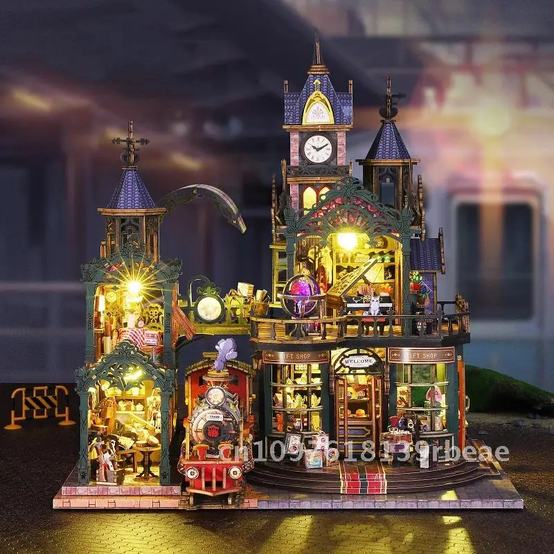 Kit di costruzione in miniatura in legno fai-da-te Case delle bambole di città segnate su binario con mobili Casa Case delle bambole magiche per regali di amici