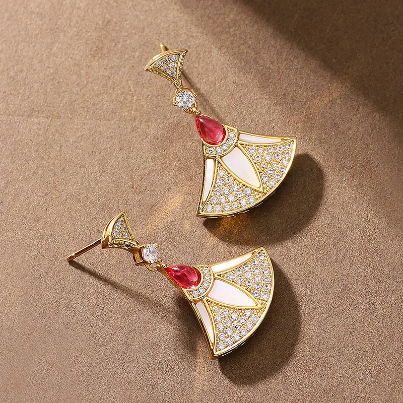 

Stylish and simple full diamond zircon skirt fan-shaped earrings light luxury niche exquisite high-end atmospheric earrings